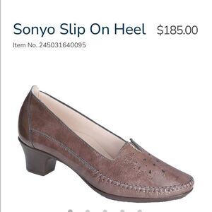 SAS Sonyo Slip On Heel comfort shoes size 7.5 women’s